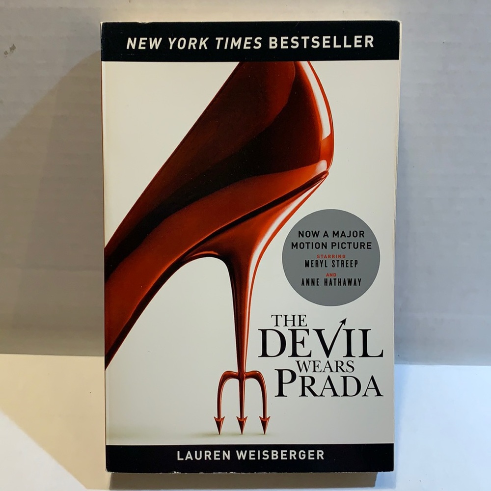 ☄️2/$15 ☄️ The Devil wears Prada